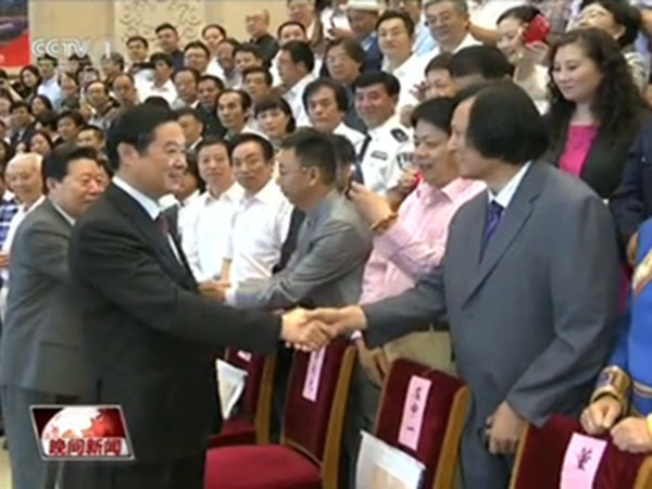 2016年6月13日至15日，中國民間文藝家協(xié)會(huì)第九次全國代表大會(huì)在北京京西賓館隆重舉行，中央政治局委員、書記處書記，中宣部部長劉奇葆，中國文聯(lián)主席孫家正，中國民間文藝家協(xié)會(huì)主席潘魯生等各級(jí)領(lǐng)導(dǎo)參加。華藝雕塑董事長傅紹相參加代表大會(huì)，并與劉奇葆部長親切握手。